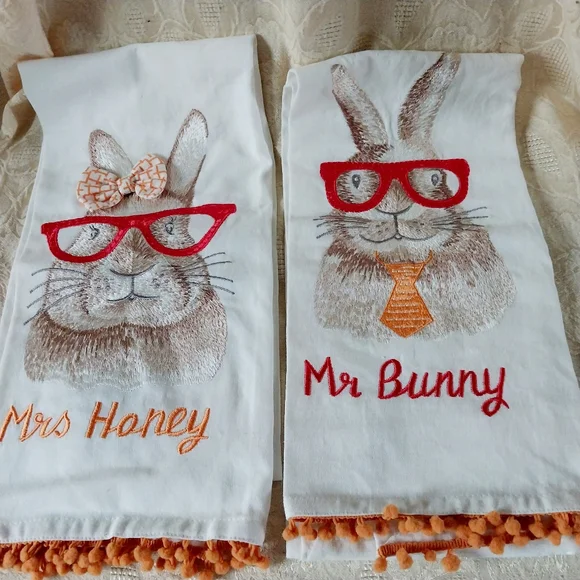 Tabitha Webb Set of 2 Embroidered Bunny Tea Towels Mr Bunny Mrs Honey - Picture 1 of 10
